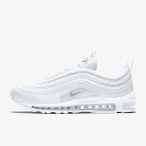 Nike Air Max 97 - Säljer nu mina fräscha 97or. Har haft de i ett år nu men de har legat i min skohylla ett tag. Vill gärna bli av med de så kan lätta på priset under snabb köp. Hör av er för fler bilder!