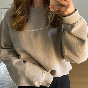 Sweatshirt från missguided - Supersnygg oversize beige/grå sweatshirt från Missguided❤️frakt ingår i priset