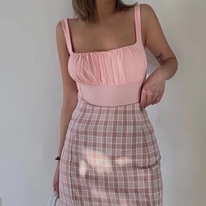 Rosa topp - Oanvänd, jättefin rosa topp! Buda och öka med minst 20kr💕 Sålänge plagget är uppe är det kvar!!! 