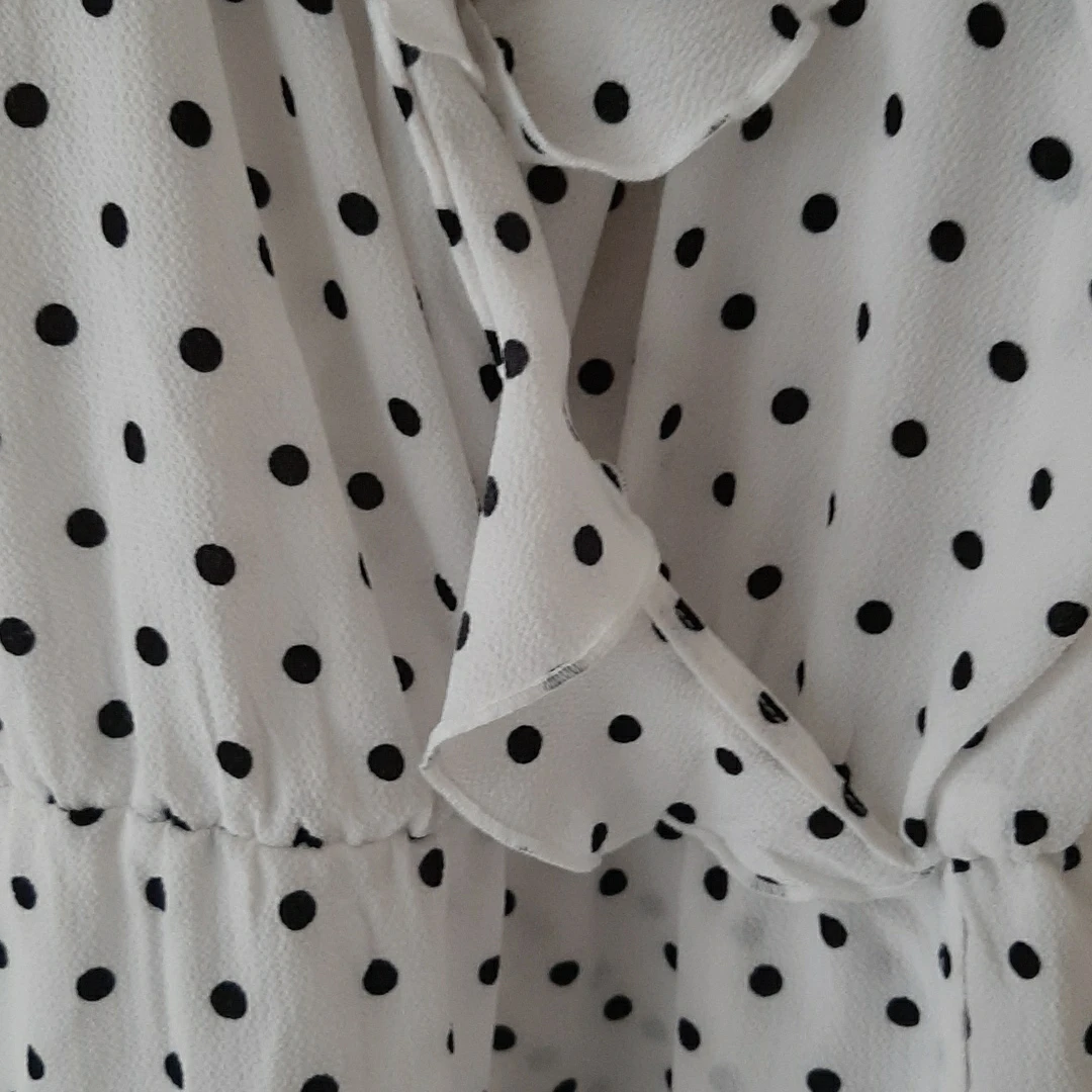 Prickig klänning från h&m - 90