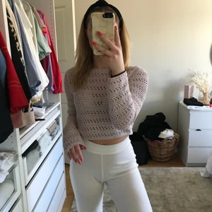 Lila stickad tröja - Pastell lila stickad tröja i storlek XS. 