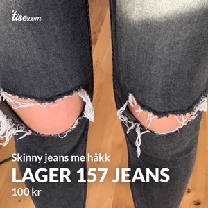 Svarta jeans från lager 157  - Jag säljer ett par svarta skinny jeans me håll från lager 157. Dessa jeans är max använda 5 gånger. Jag säljer dessa jeans för att de kommer ingen användning av de längre och det är lite för stora i midjan på mig