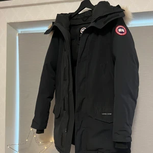 Canada Goose Langford Parka - 8/10 skick Medium