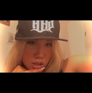 Keps - Säljer den här super coola kepsen för att jag själv inte har nån användning för den, använd fåtal gånger❤️