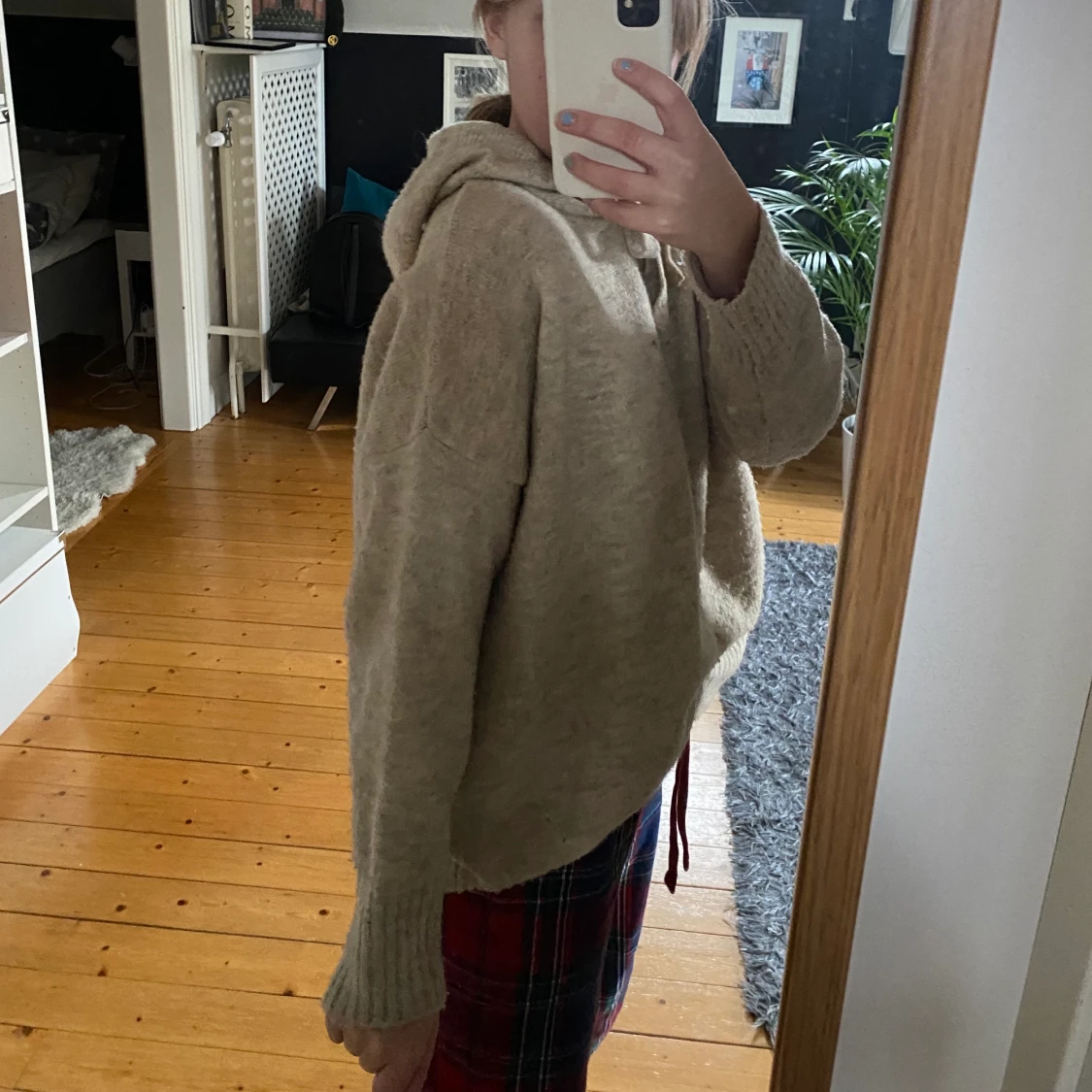 Stickad tröja med luva från mango - 90