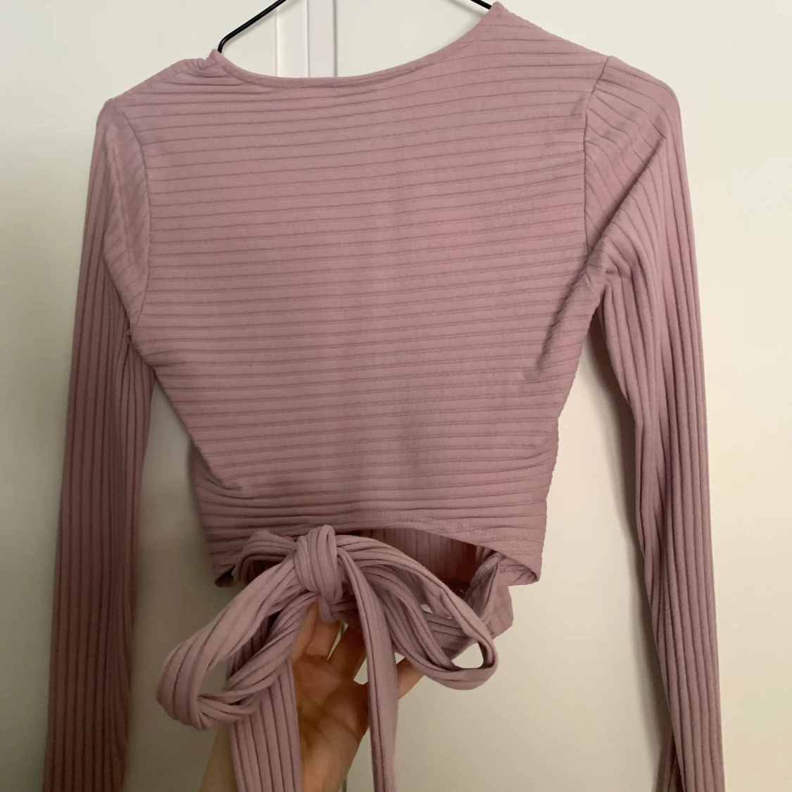 Rosa croppad tröja Gina Tricot  - 90