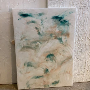 Spackeltavla med färg - canvas tavla i storlek 50x70                                         Mönster med Grön och beigebrun färg                       Frakt kan vi eventuellt lösa men frakt kostnad tillkommer 