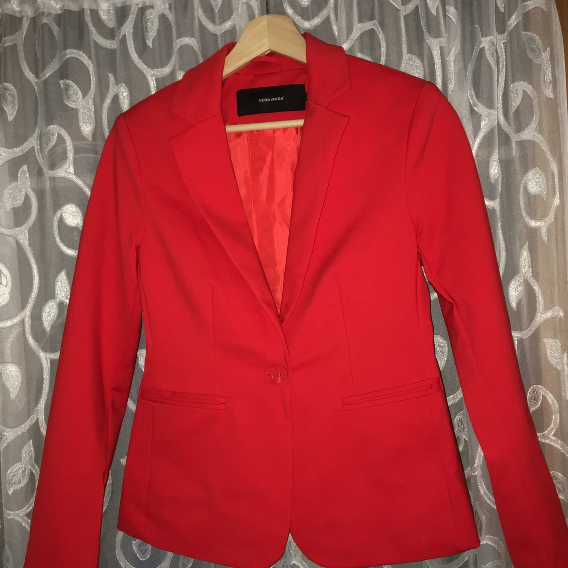 Röd kostym - 90