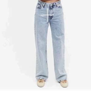 Säljer dessa monki jeans storlek 24