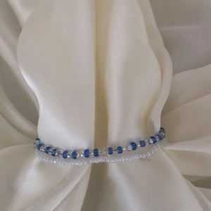 Blå och vit matchande armband set  - 20kr+frakt ungefär 14-12kr