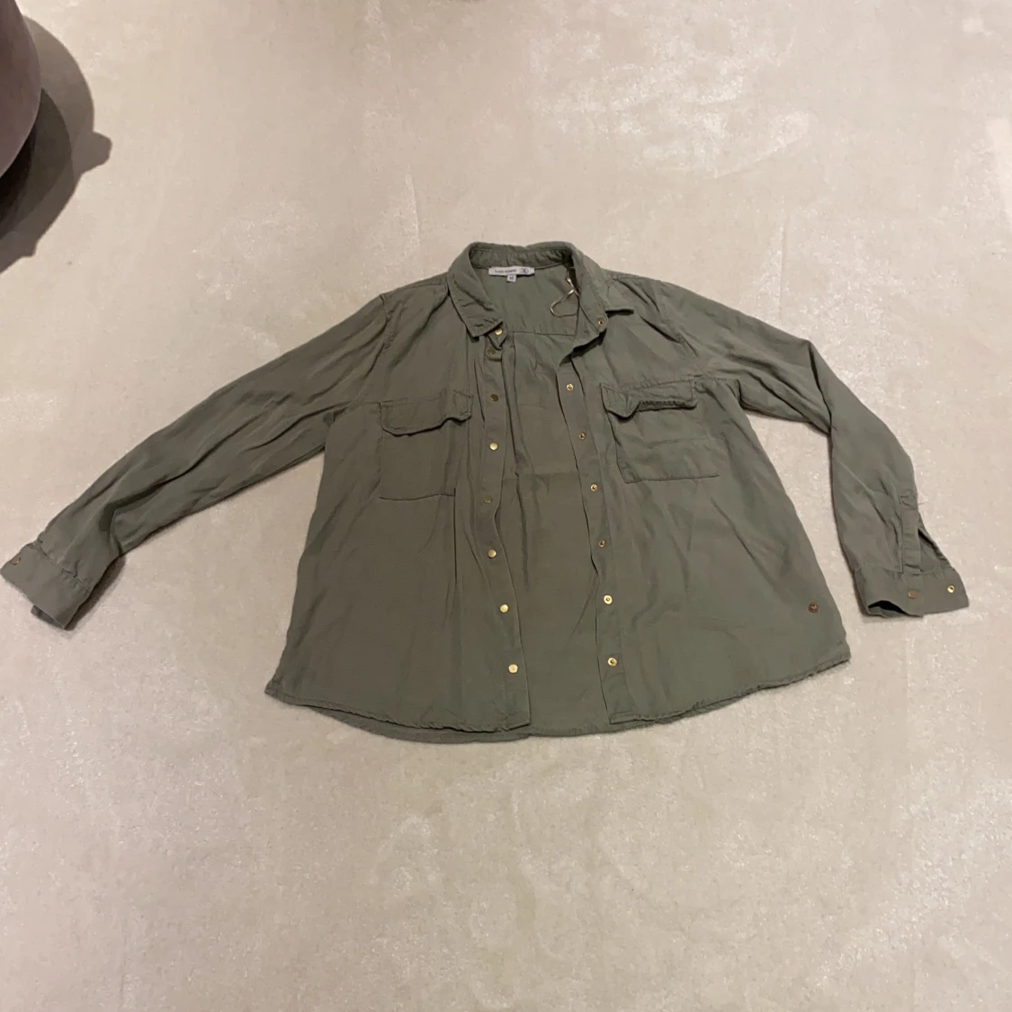 Grön/grå aktig skjorta!