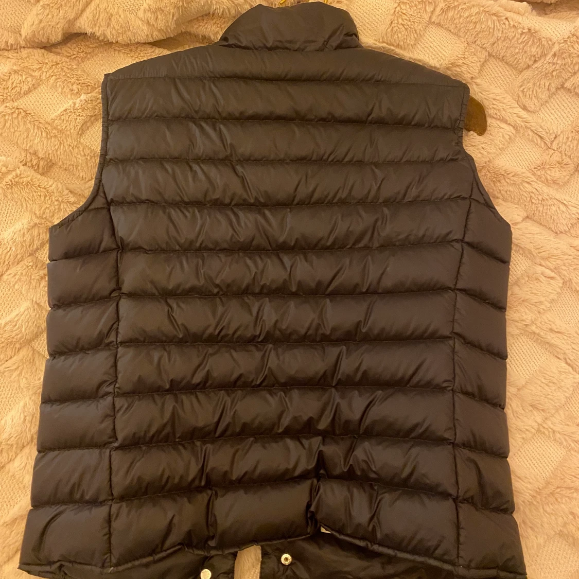 Moncler väst i toppskick  - 91