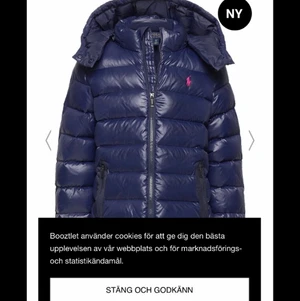 Ralph lauren jacka  - INTRESSEKOLL. Intresse koll på min Jättefina Ralph lauren jacka som är köpt i februari 2021! använd men ej så mycker och inte skador, fint skick! Köpt för 3100 och säljer för 2400!💗inte helt säker på att jag vill sälja men tror de