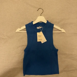 Topp/linne - Helt ny i storlek 36.