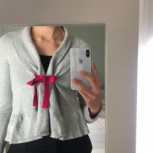 Kofta, odd Molly - Super gullig kofta från odd Molly! Inga defekter och i bra skick! Storlek 1 vilket motsvarar S. Köpare betalar frakt, 66kr PostNord spårbart!