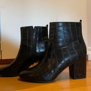 Skor - Säljer mina snygga klackar Sommen kommer till användning. Använda 1 gång 🔥