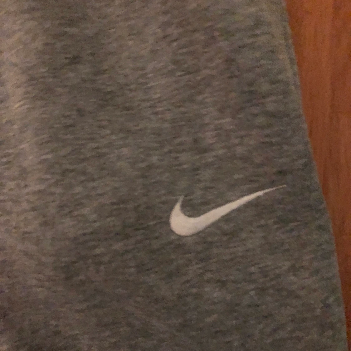 grå nike mjukisar - 90