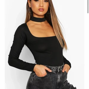 Ny Topp halterneck tröja - Ny halterneck tröja i Str 34