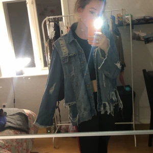 Zara oversize distressed denim jacket  - Zara bought in 2018 size small but definitely an oversized look. Vest is NOT detachable. Good condition 