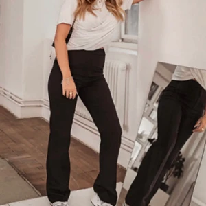 Kostymbyxer - Säljer mina kostymbyxer ifrån nakd från misslisibell kollektion bra skick & sitter som en smäck 