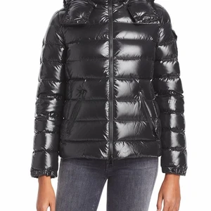 Moncler jacka Bady - Moncler jacka storlek 1 i modellen bady, skriv för info🌸