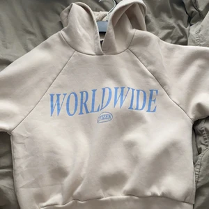 Tröja från Gina, st s  - En hoddie som jag använt fåtal gånger. 