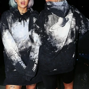 Hoodie Madlady X RILI - Oversize hoodie i storlek L från Lisa Anckarman och Ribeckas kollektion för Madlady. Sparsamt använd i gott skick. 