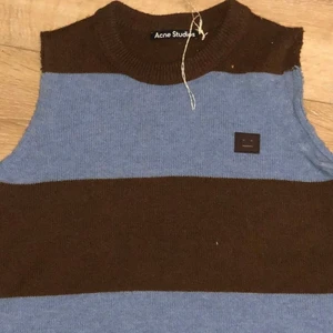 Acne Studios Tygväst Ylleväst - Acne Studios ylleväst i storlek XS (fd. tjocktröja, uppklippt till väst) använd endast en gång