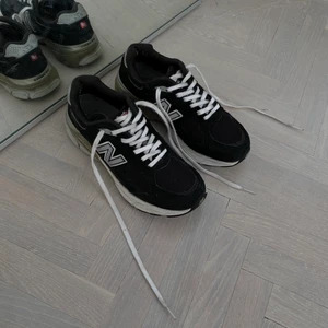 New Balance sneakers  - Vintage New Balance sneakers i storlek 37. Aldrig använda av mig. Blev fel storlek, därav säljer jag dem. Frakt tillkommer på 62kr. 