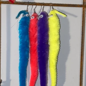 worms earrings in 4 different colours!! - im elling 2 pairs of these worms on strings earings (the strings are sadly not included). theres 4 different colours and you can pick which 2 you would like for your pair if ur first out!! the sencond one that hits me up will have to take the other two since i dont have any other colours or exemplars in. :)) 