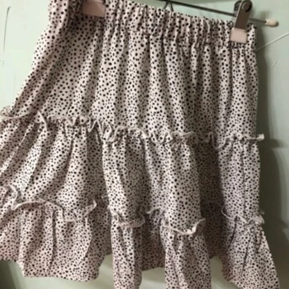 Vit prickig kjol  - 91