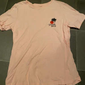 T-shirt - Aldrig använd. Strl. XS 