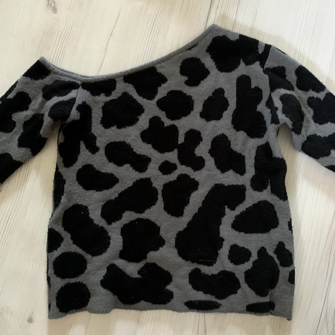 Nakd, stickad leo tröja - 90