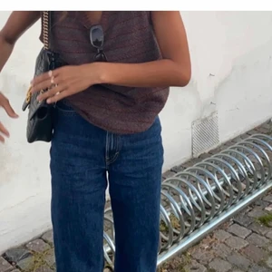 Weekday jeans - Säljer mina weekday jeans i modellen rowe. Superfin mörkblå färg och skit bra skick. Storlek W25 L32❤️