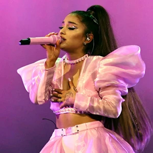 Söker - Hej! Jag söker all Ariana Grande merch kontakta mig ifall du är intresserad att sälja till mig 