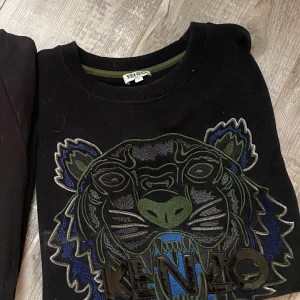 Kenzo sweatshirt  - Säljer en äkta kenzo , i jätte bra o fint skick. Knappt använd och säljs pga för liten 