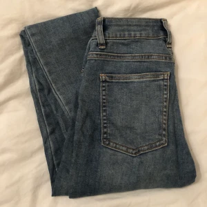Skinny-jeans Cubus - Jättesköna skinny-jeans från Cubus i perfekt blå färg och med hög midja. Använda 2-3 gånger så mycket fint skick. Säljer för 100kr + frakt! Kontakta mig för mer info💕
