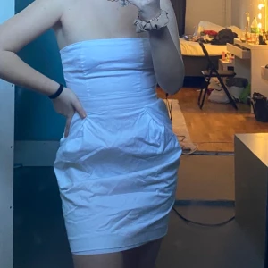 SÖT KLÄNNING - Fin klänning ifrån JC med fickor i storlek 36!! Buda!!