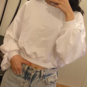 Tröja i vitt  - Storlek 36 80kr exklusive frakt 🌸