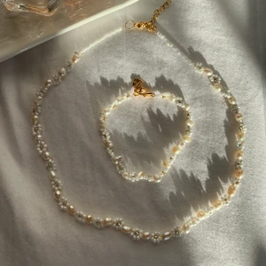 Halsband och Armband  - Gör dessa på beställning, 199kr för halsband och 99kr för armband, 269kr för båda! Kolla in mer på @aliceruthjewelry på Instagram 