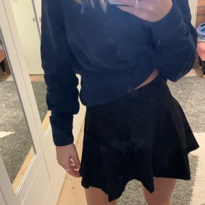 Svart kjol - Andvänder inte längre