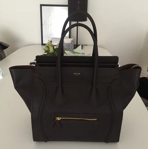 Celine bag - Säljer min älskade Celine väska då den inte längre kommer till användning. Utmärkt skick. Har ändrat några slitningar på insidan i botten på väskan