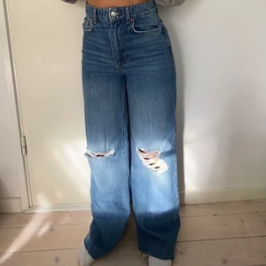 Gina Idun wide leg jeans strl 36 - Säljer dessa populära jeans från Gina Tricot. Bild 1 är på mig som är 163, dvs långa i benen. 