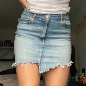 Jeansskjol  - Storlek S, men passar till o med M.