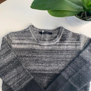 Tiger Of Sweden Tröja Vintage - En vintage Tiger Of Sweden tröja köpt secondhand i perfekt kvalitet, M i kvinnostorlek o S i herr