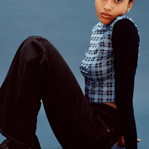 Supersöt tröja från zara - Oanvänd och speciell. Perfekt nu till sommarn💞💖 frakt på 42 eller så möts vi på söder!