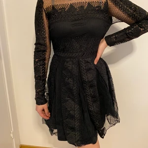 Svart klänning fr nelly - Svartklänning