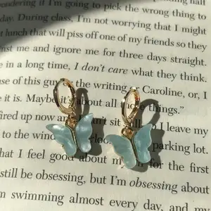 Nickelfria, Ljusblåa fjärils örhängen ✨