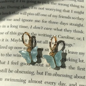 Ljusblåa fjärils örhängen - Nickelfria, Ljusblåa fjärils örhängen ✨