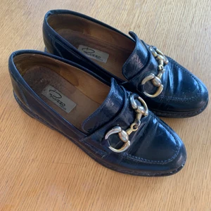 Finskor strl 36  - Ett par riktigt härliga finskor som behöver ett nytt hem! Normala i storleken. Putsas självklart innan levereans.